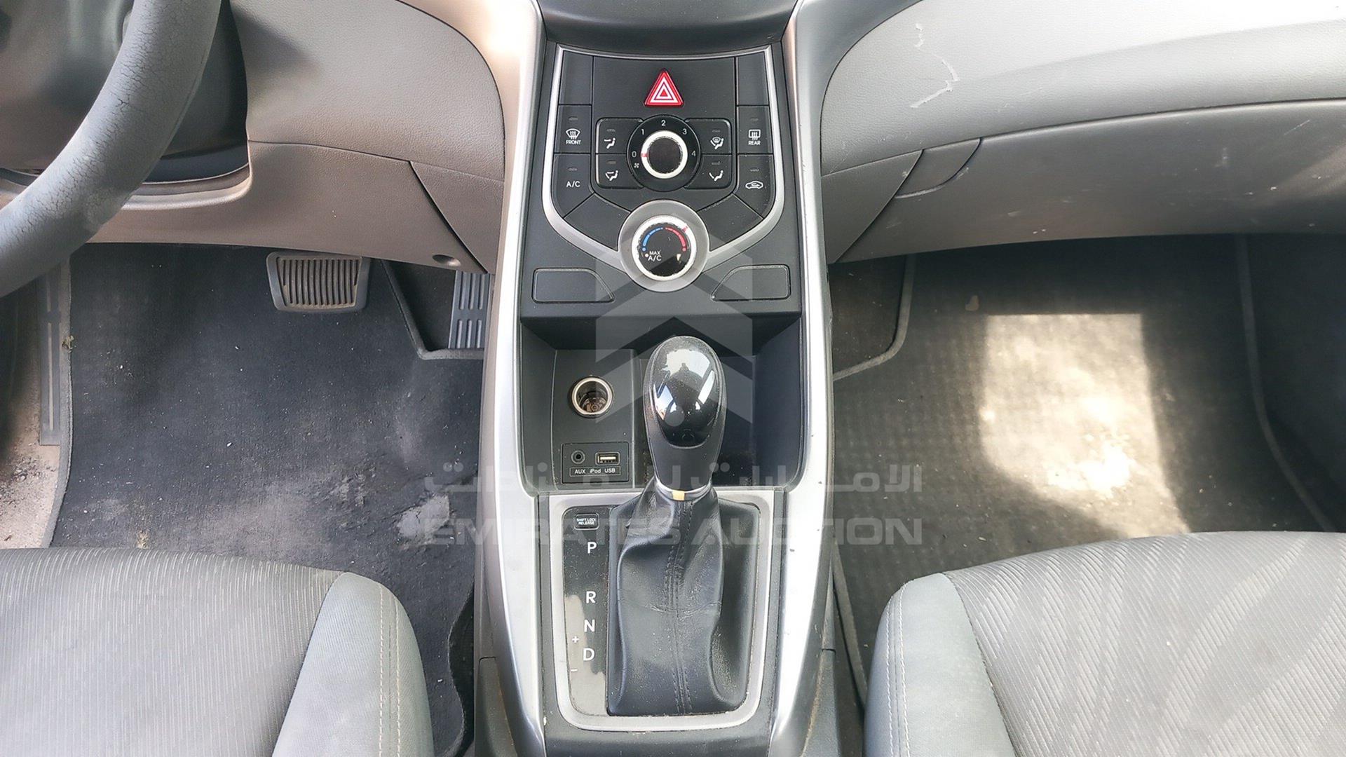 2015 HYUNDAI ELANTRA VIN: KMHDG41C1FU406492