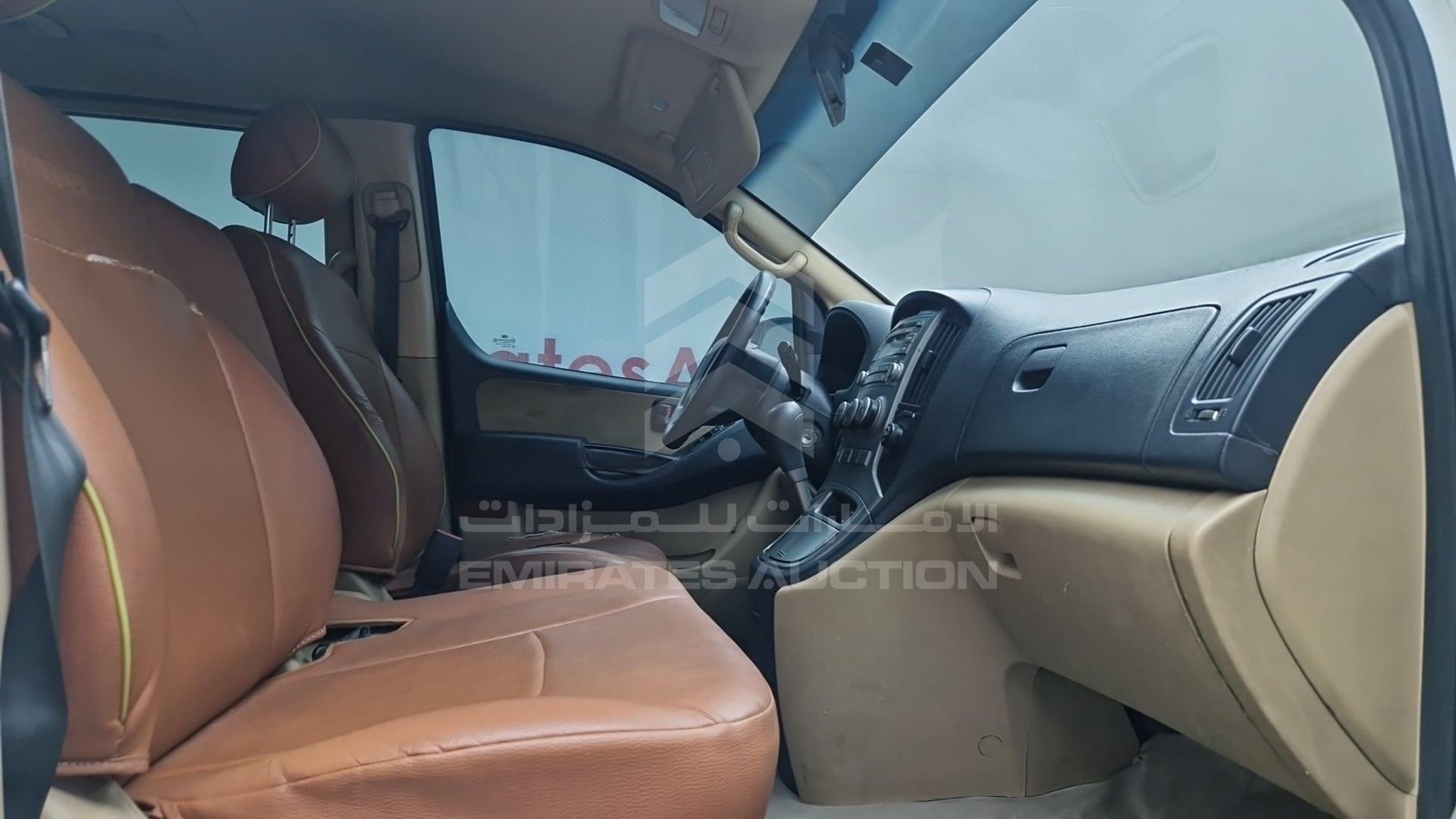 2012 HYUNDAI H1 VIN: KMHWH81R6CU371221