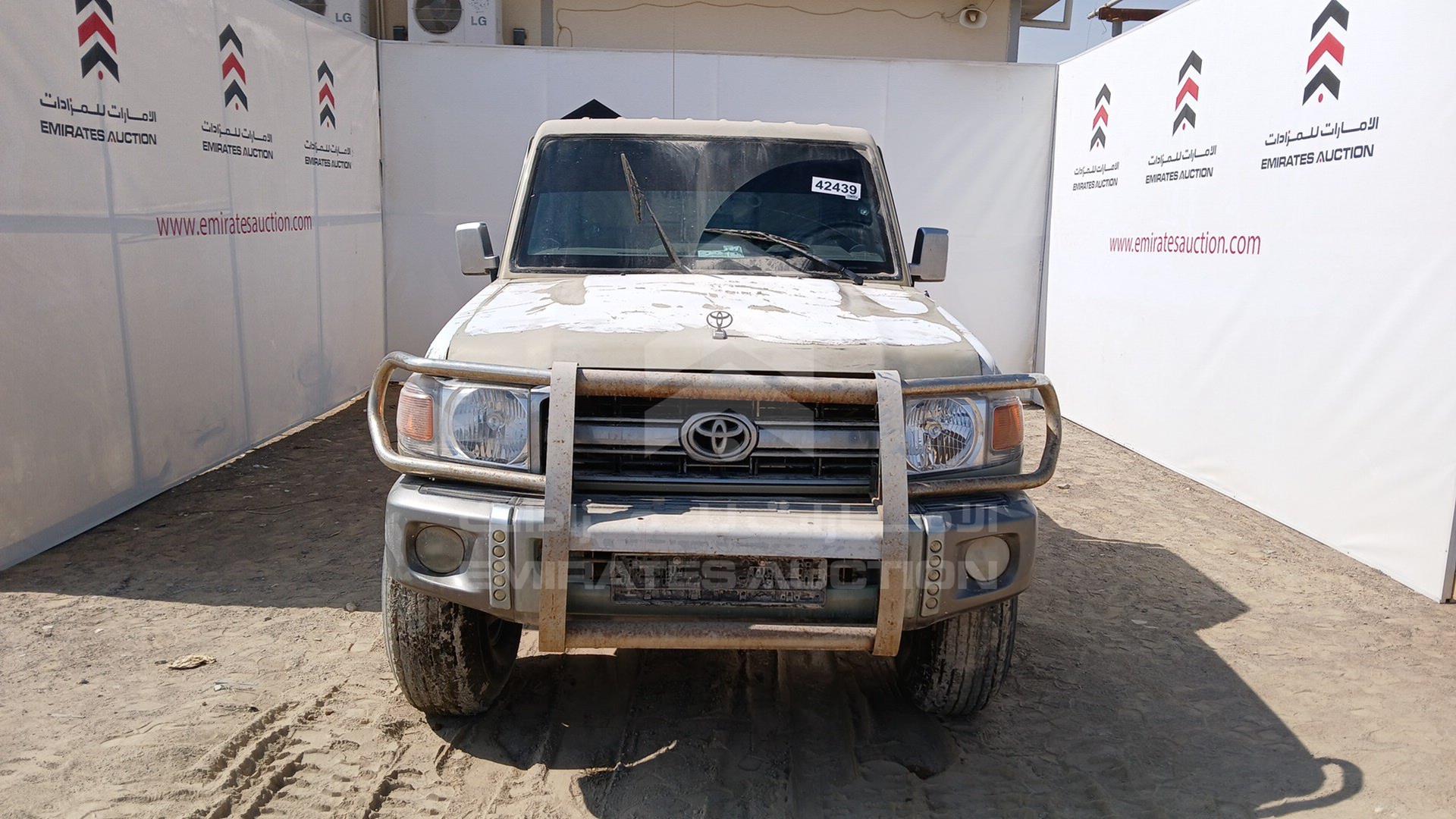 2015 TOYOTA LAND CRUISER VIN: JTFLU73J1F7019579