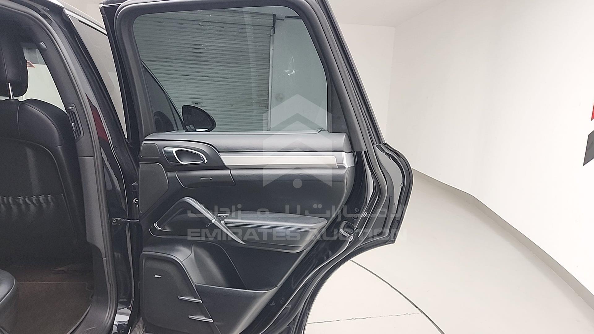 2012 PORSCHE CAYENNE S VIN: WP1ZZZ92ZCLA44383