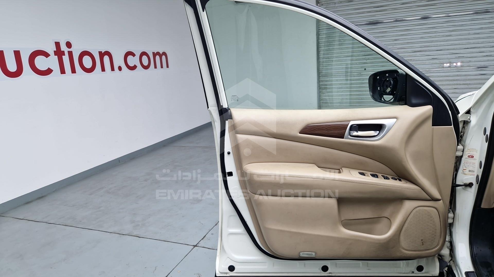 2019 NISSAN PATHFINDER VIN: 5N1CR2M81KC579060