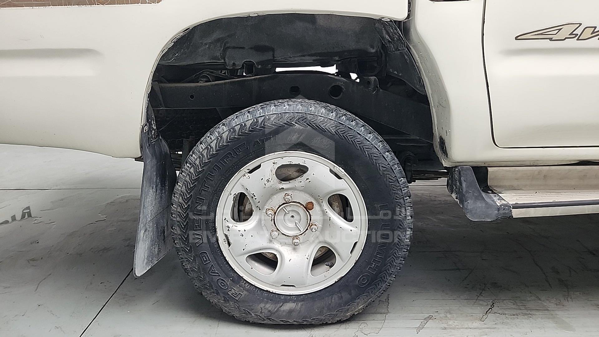 2005 TOYOTA HILUX VIN: JTFDM626150033601