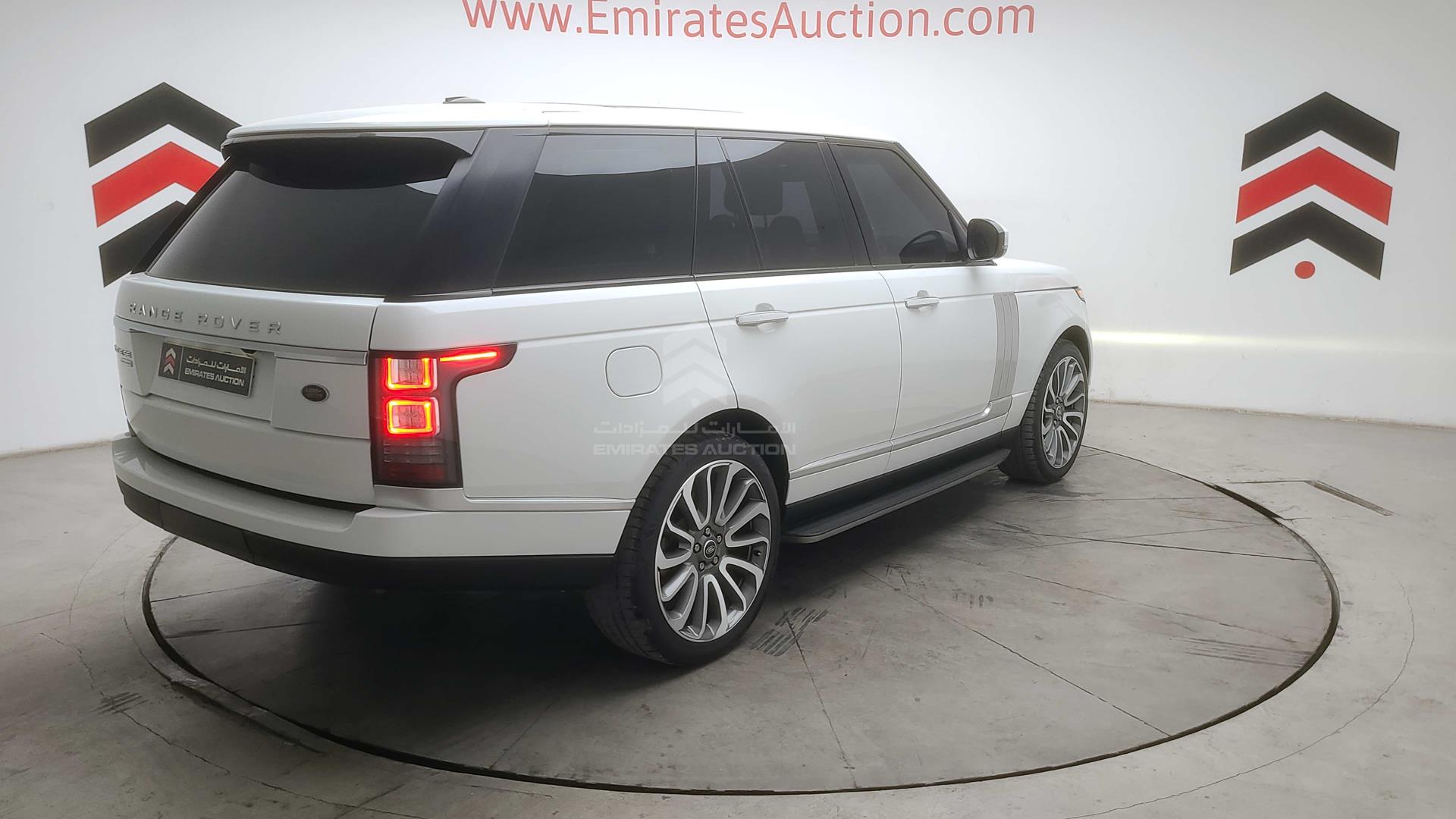 2015 RANGE ROVER VOGUE VIN: SALGA2DF3FA220010