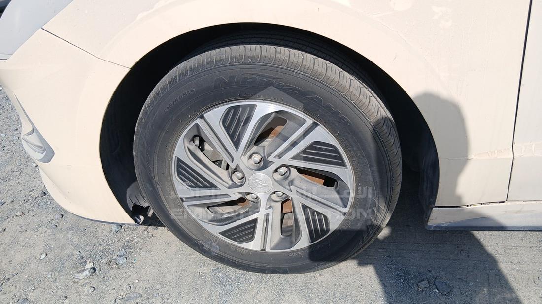 2021 Hyundai Sonata Hybrid — Front Left Tyre — Photo 32