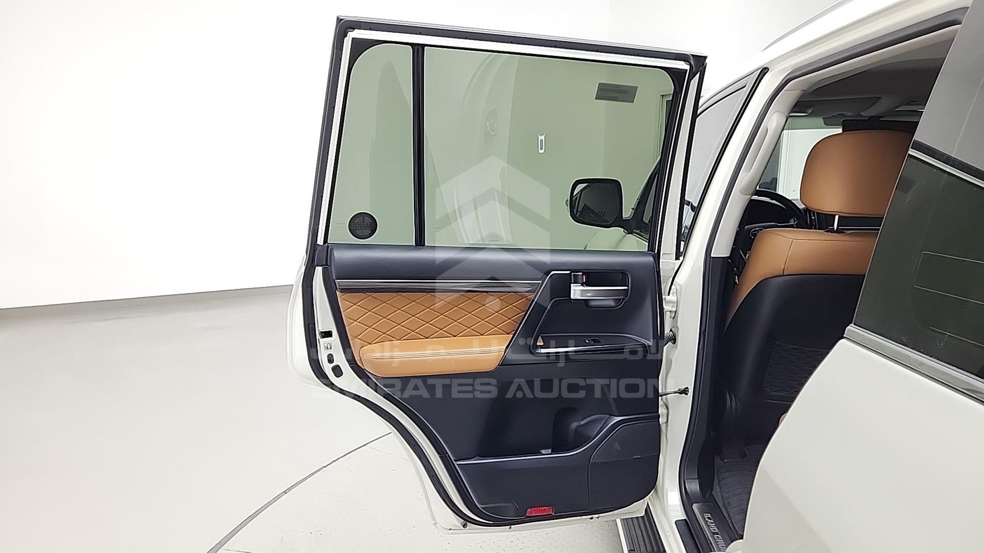2021 TOYOTA LAND CRUISER VIN: JTMHX01J6M4225253