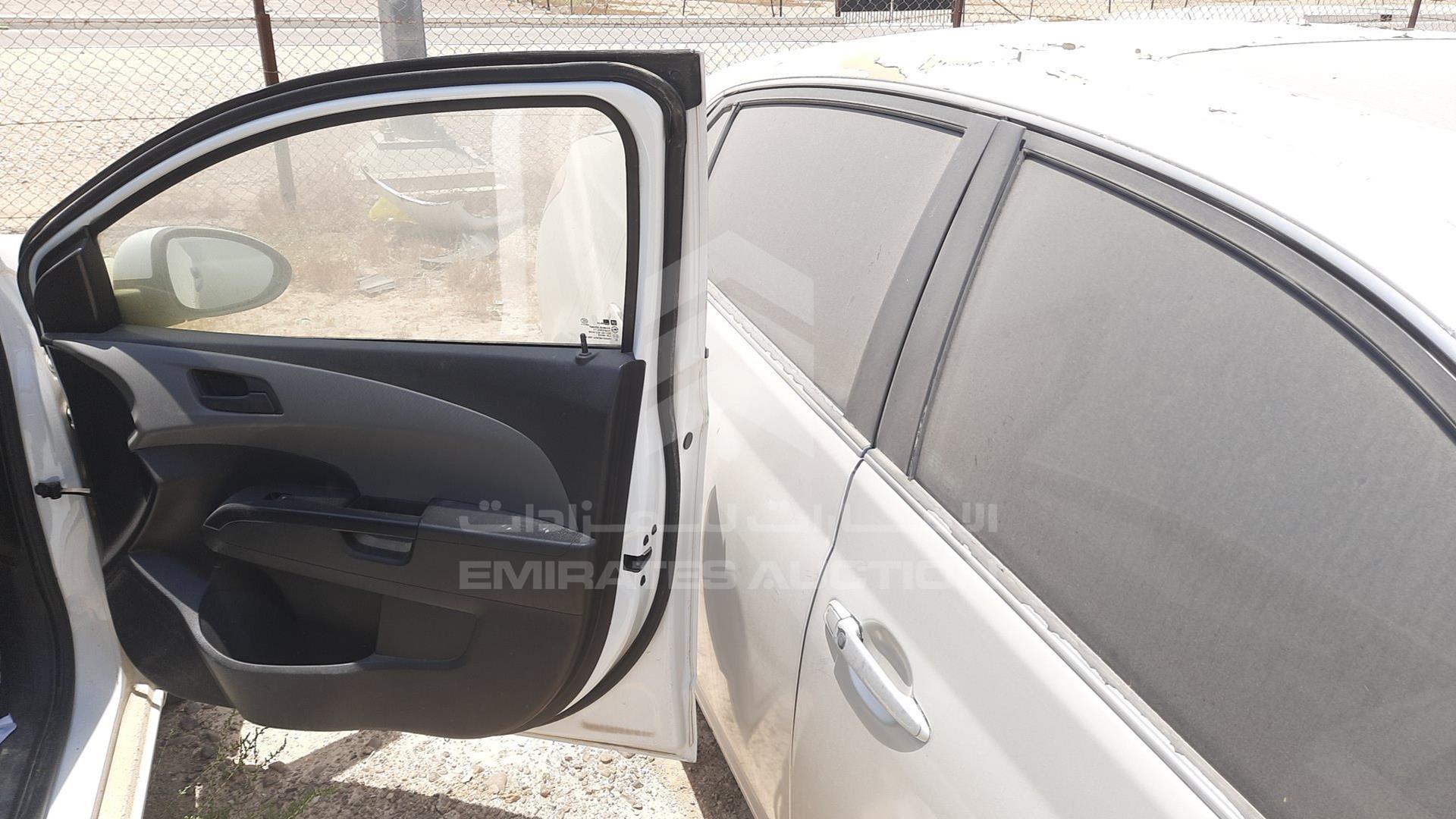 2013 CHEVROLET SONIC VIN: KL1JD5BE4DB063988