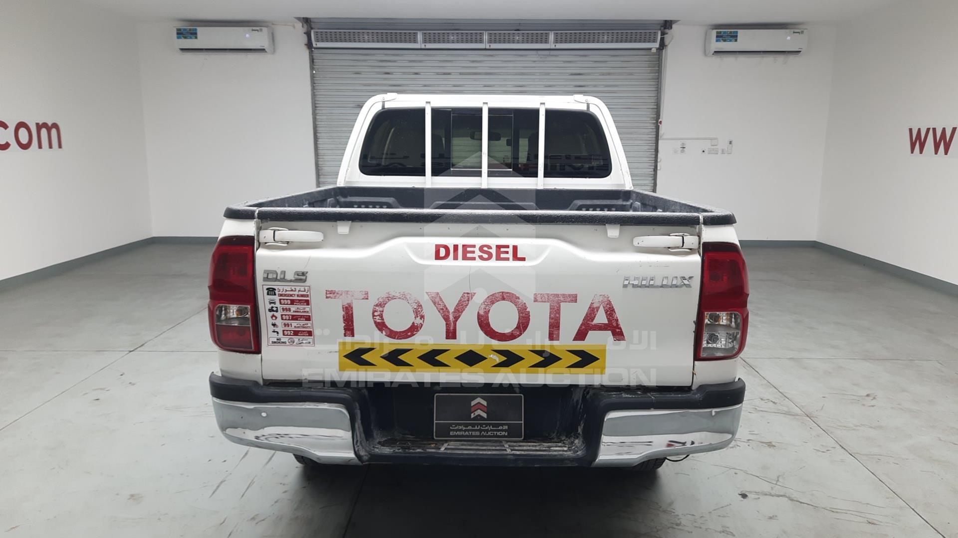 2017 TOYOTA HILUX VIN: MR0DB8CD2H0115737