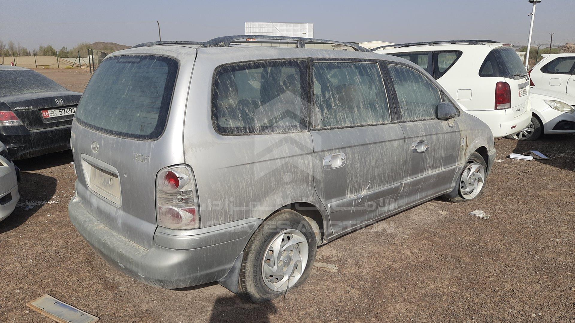 2005 HYUNDAI TRAJET VIN: KMHMG81C45U250356