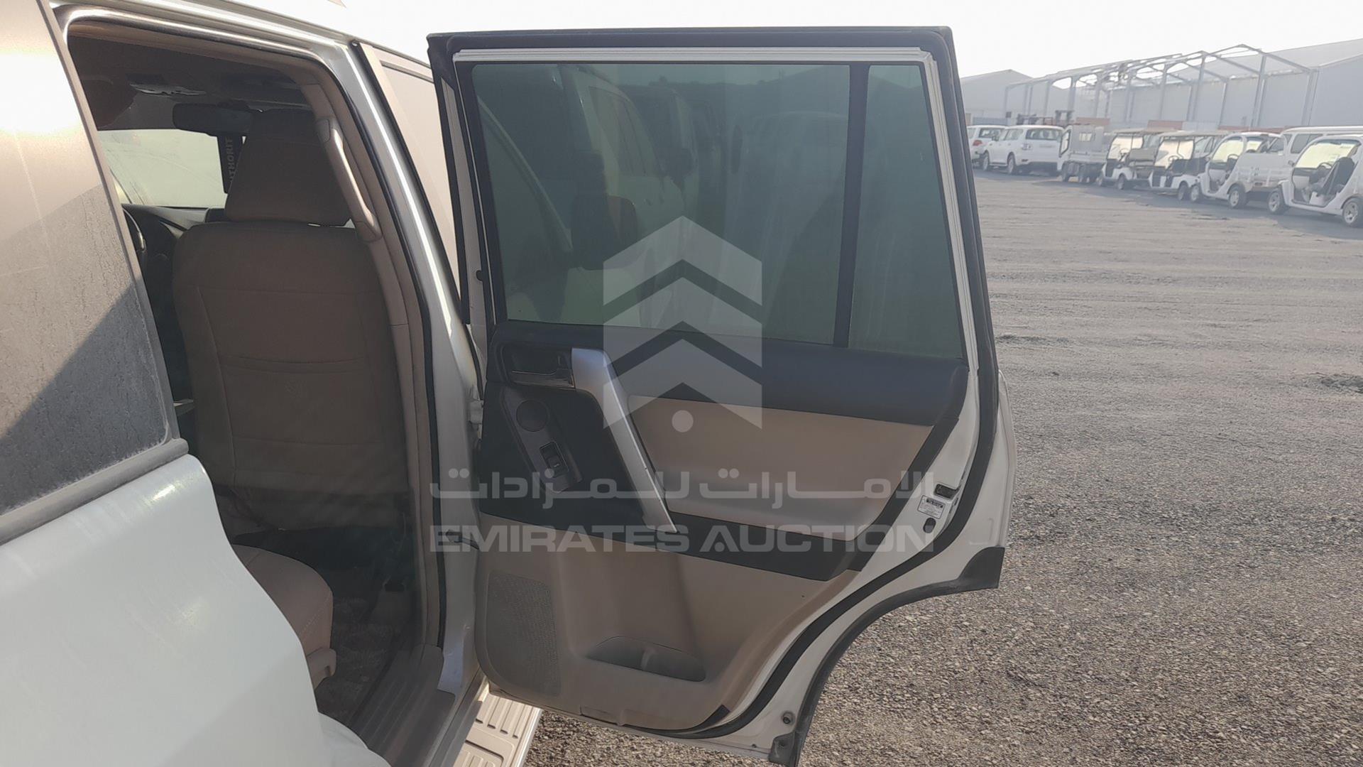 2010 TOYOTA LAND CRUISER PRADO VIN: JTEBU3FJ8AK011909