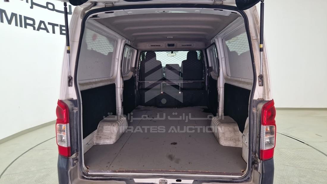 نيسان أورفان 2014 — زاوية صندوق السيارة — صورة 14