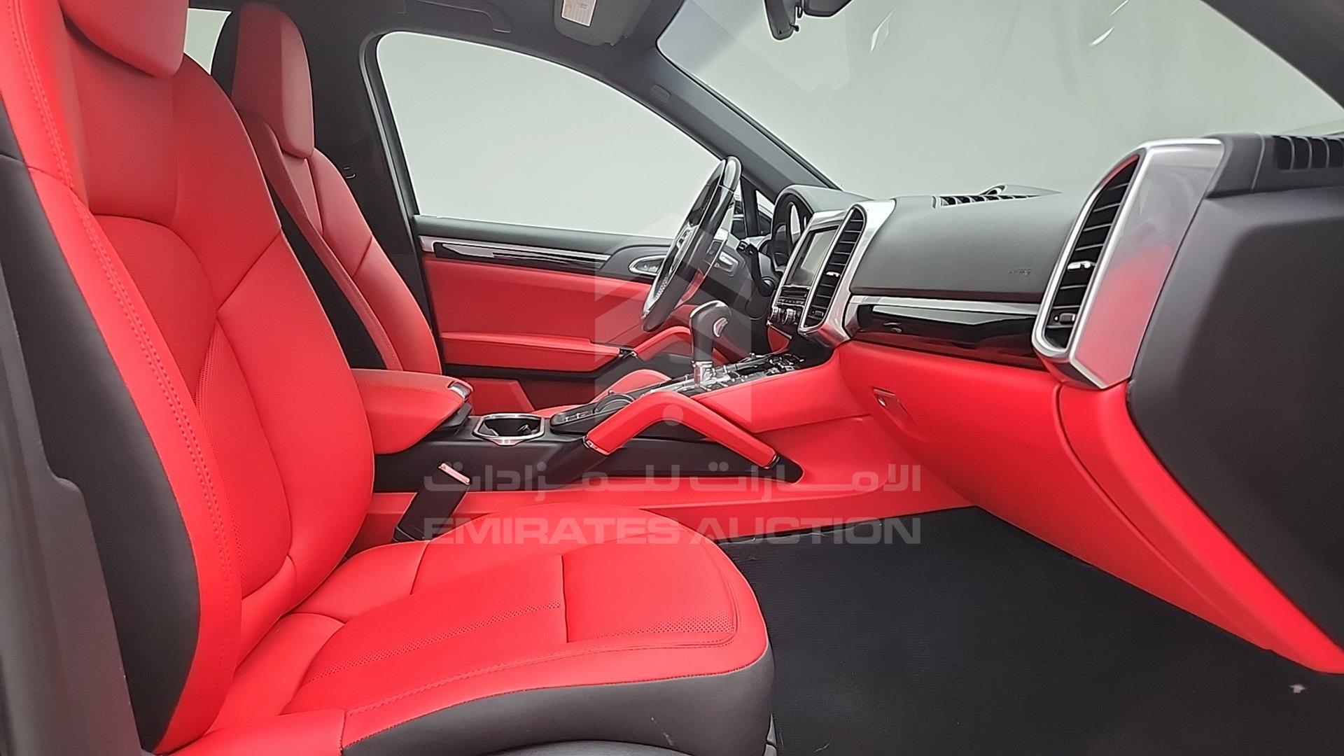 2016 PORSCHE CAYENNE VIN: WP1AA2A28GKA13573