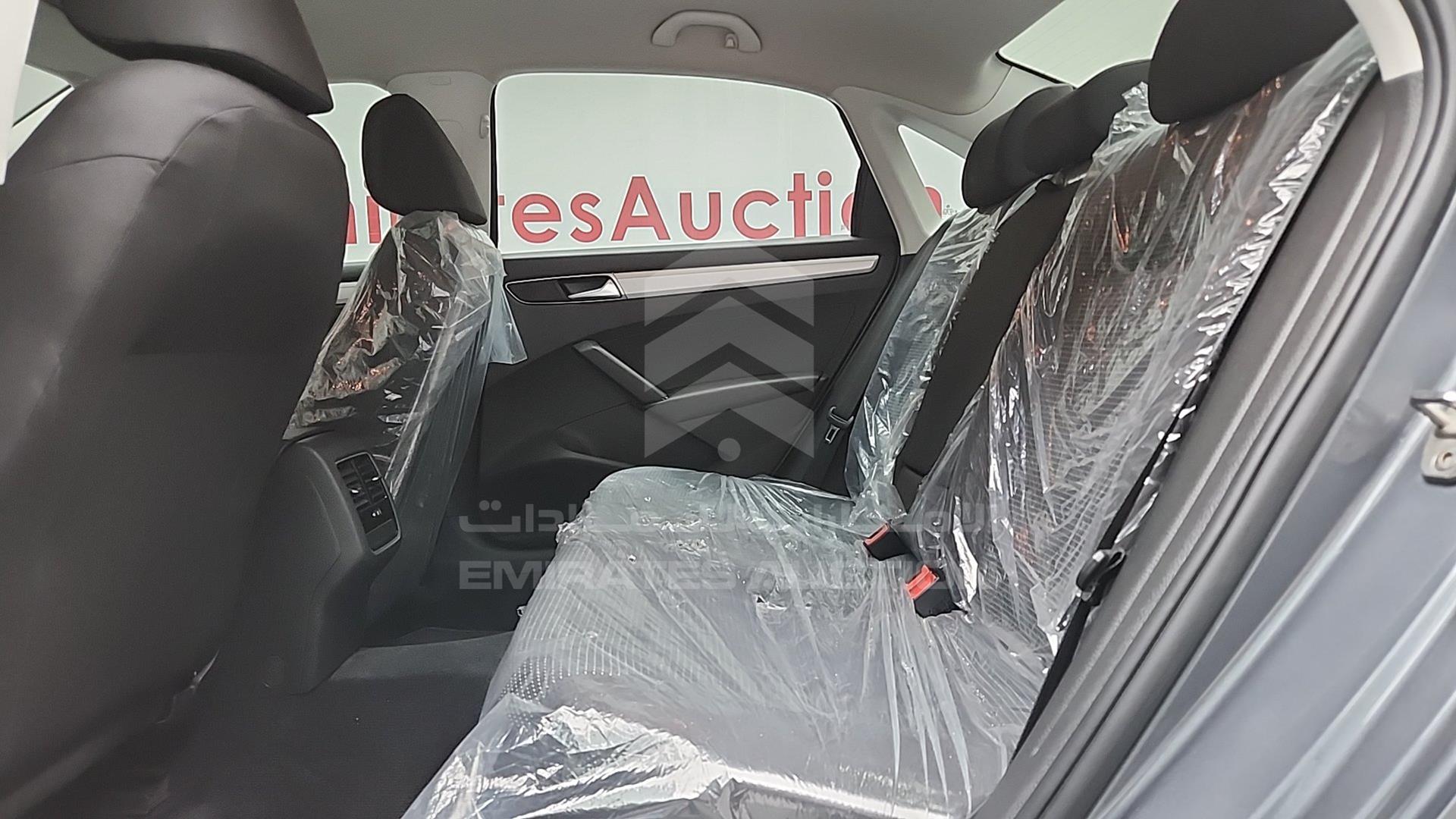 2018 VOLKSWAGEN PASSAT VIN: WVWAR7A32JC040107