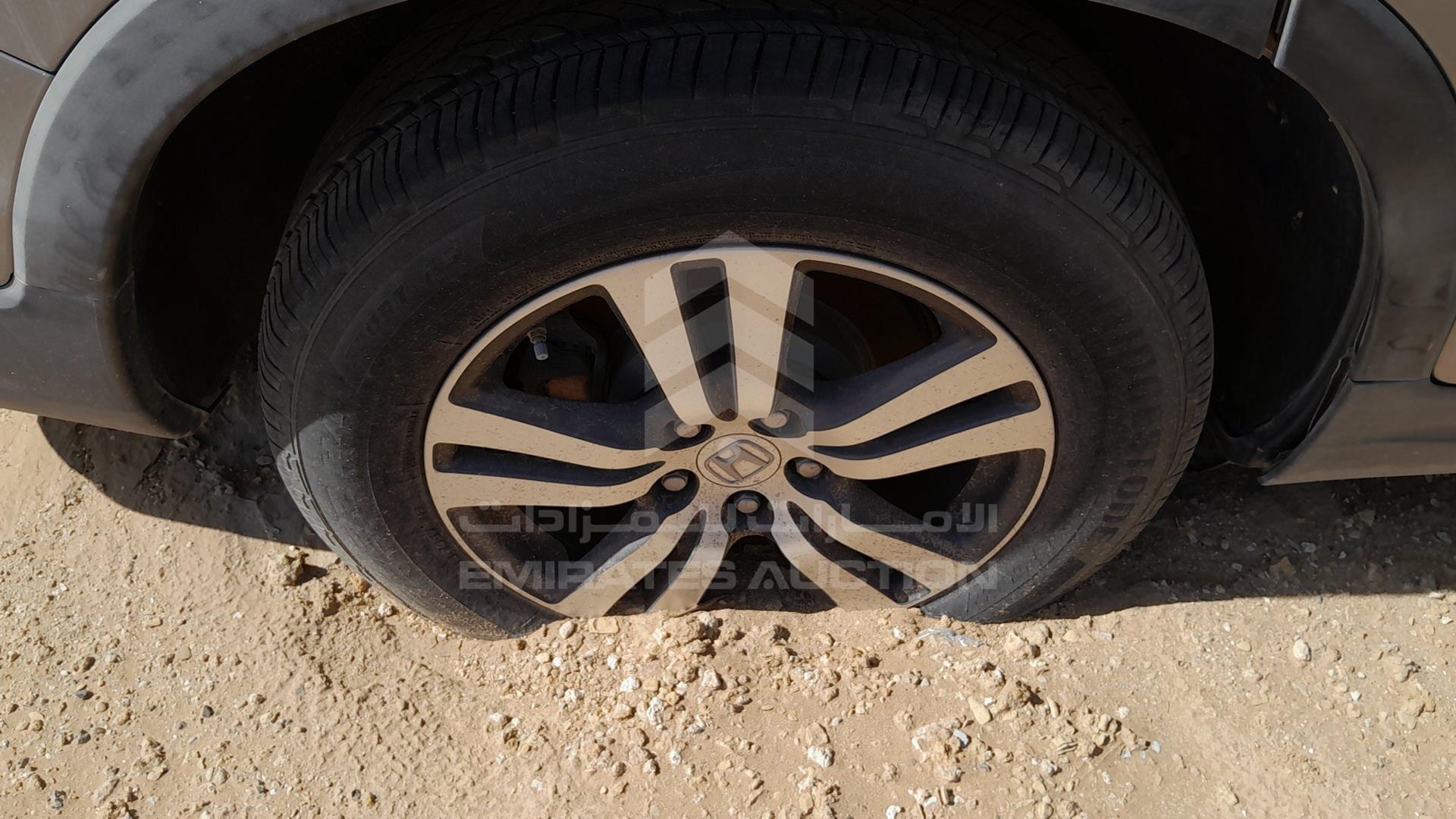 2016 HONDA PILOT VIN: 5FNYF5823GB701129