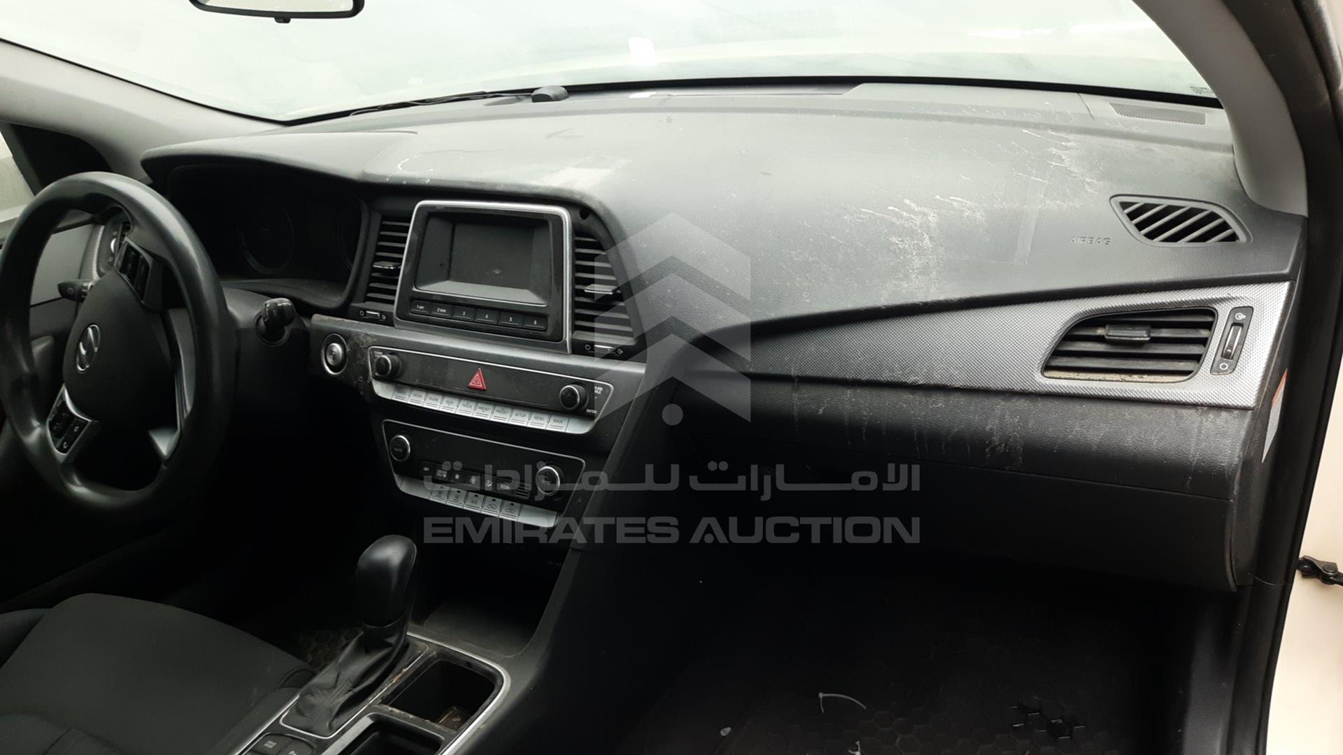 2019 HYUNDAI SONATA HYBRID VIN: KMHE24136KA093096
