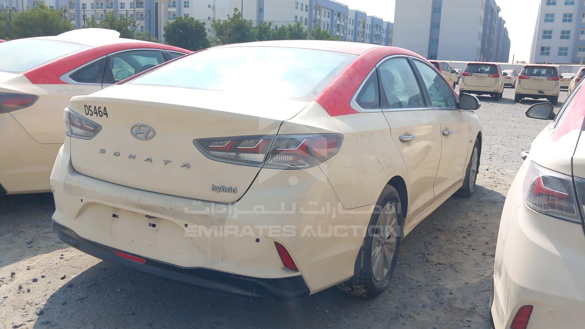 2018 HYUNDAI SONATA VIN: KMHE24133JA082023