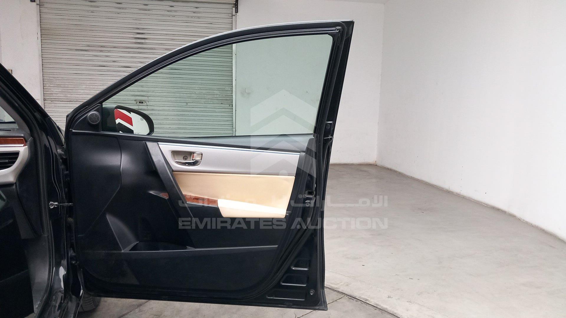 2016 TOYOTA COROLLA VIN: 2T1BURHE8GC484372