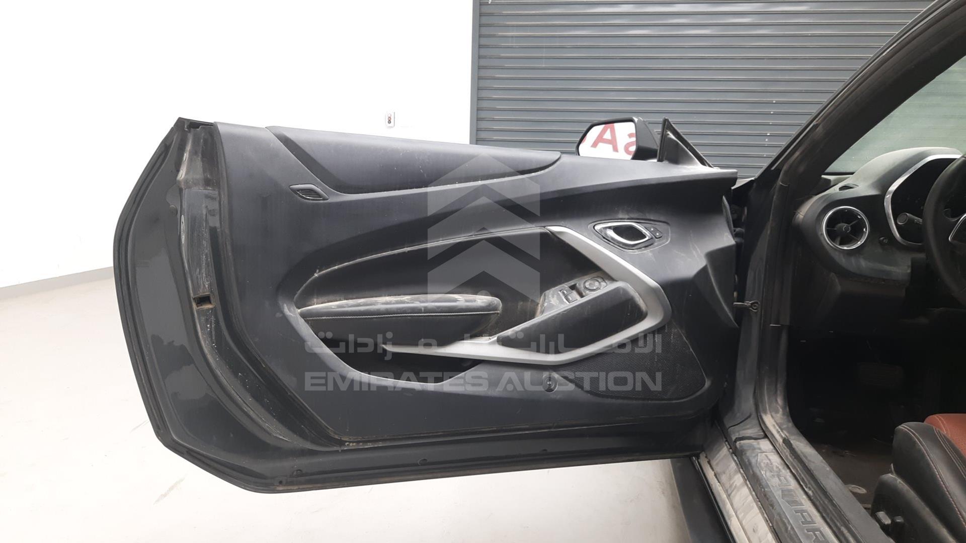 2018 CHEVROLET CAMARO VIN: 1G1FB1RX6J0106408