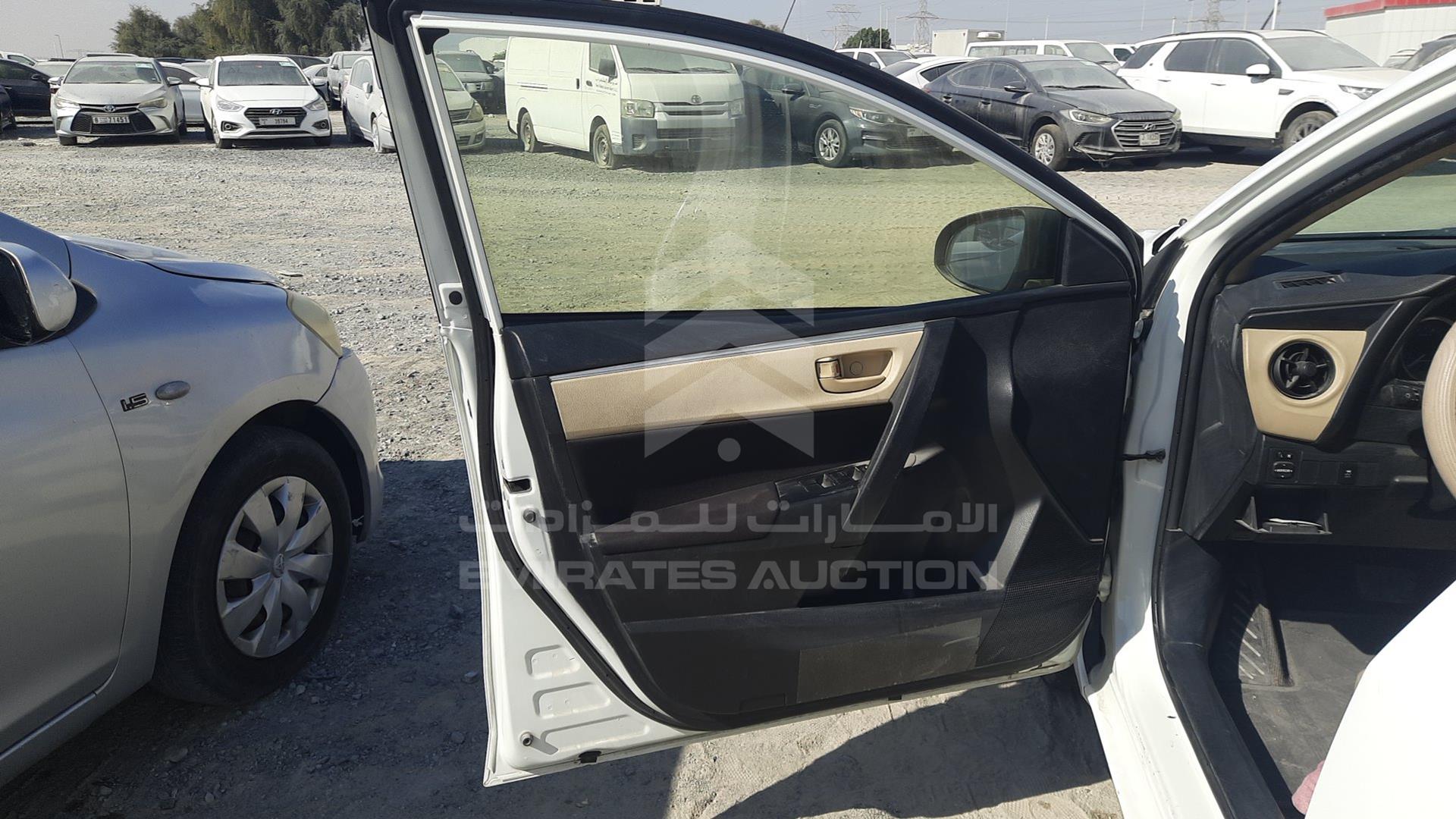 2019 TOYOTA COROLLA VIN: RKLBB9HE3K5231023