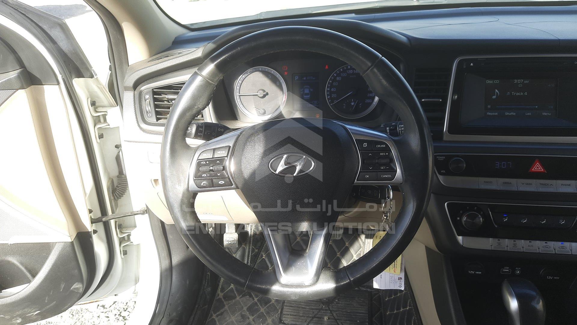 2018 HYUNDAI SONATA VIN: KMHE241G1JA419355