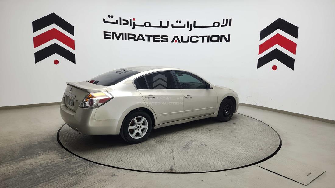2009 Nissan Altima — Rear Right Angle — Photo 10