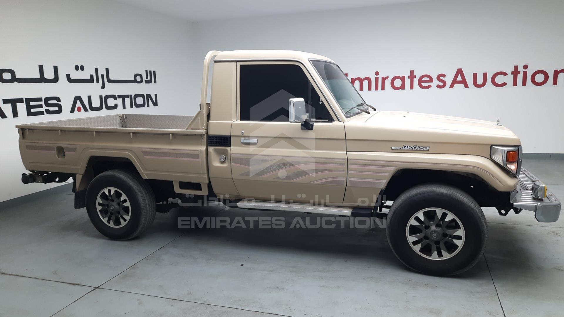 2001 TOYOTA LAND CRUISER VIN: JTFLJ73J016005504