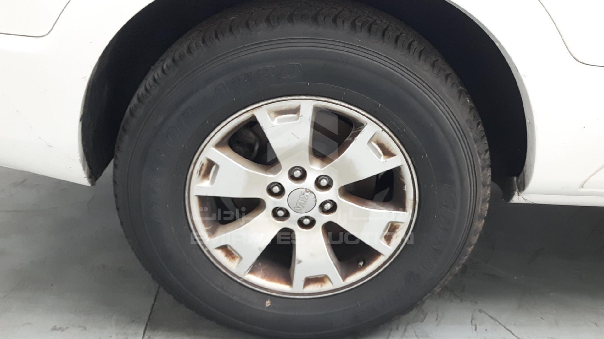 2015 KIA MOHAVE VIN: KNAKM8118F5127798