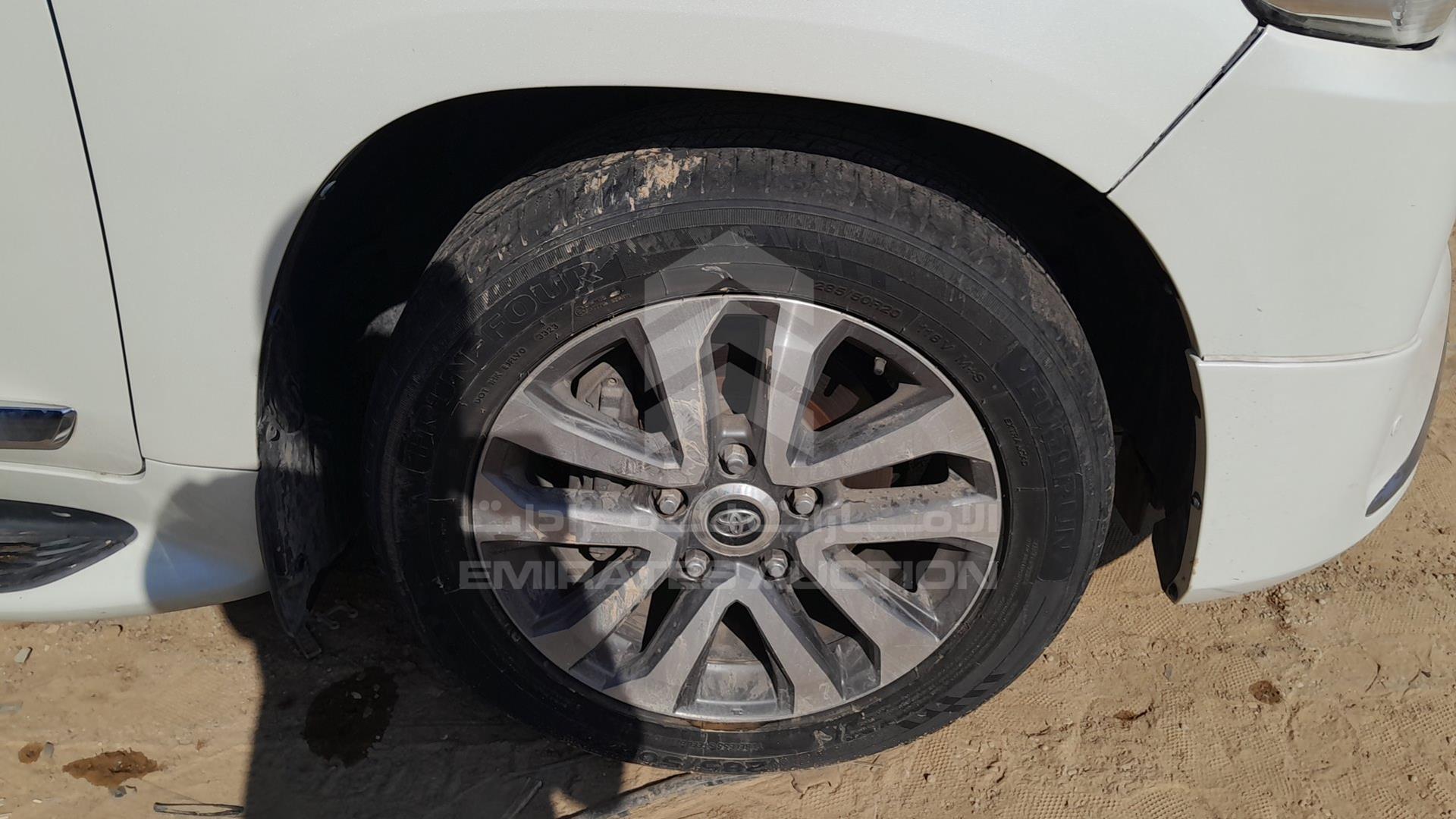 2017 TOYOTA LAND CRUISER VIN: JTMHY05J0H4057056