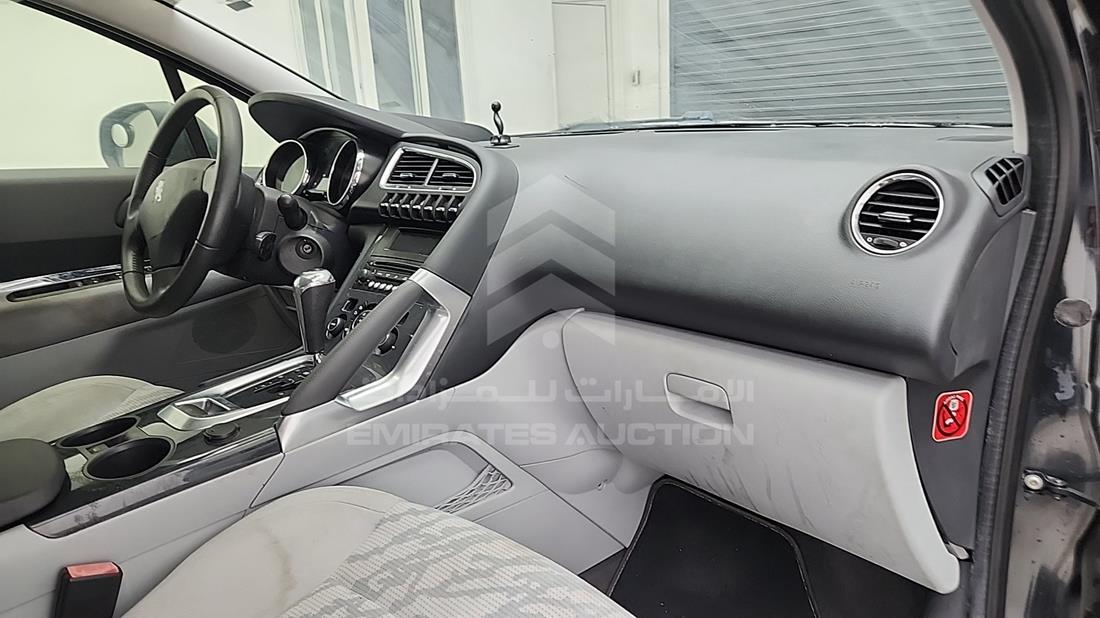 2011 Peugeot 3008 — Front Right Passenger Dashboard View — Photo 24