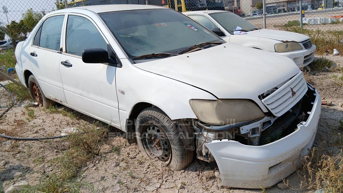 2002 Mitsubishi Lancer — Front Right Angle — Photo 9
