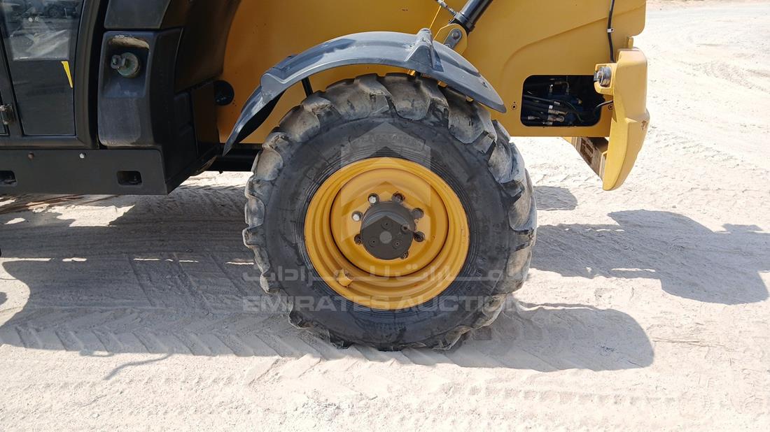2009 Caterpillar TH414 — Rear Left Tyre — Photo 34
