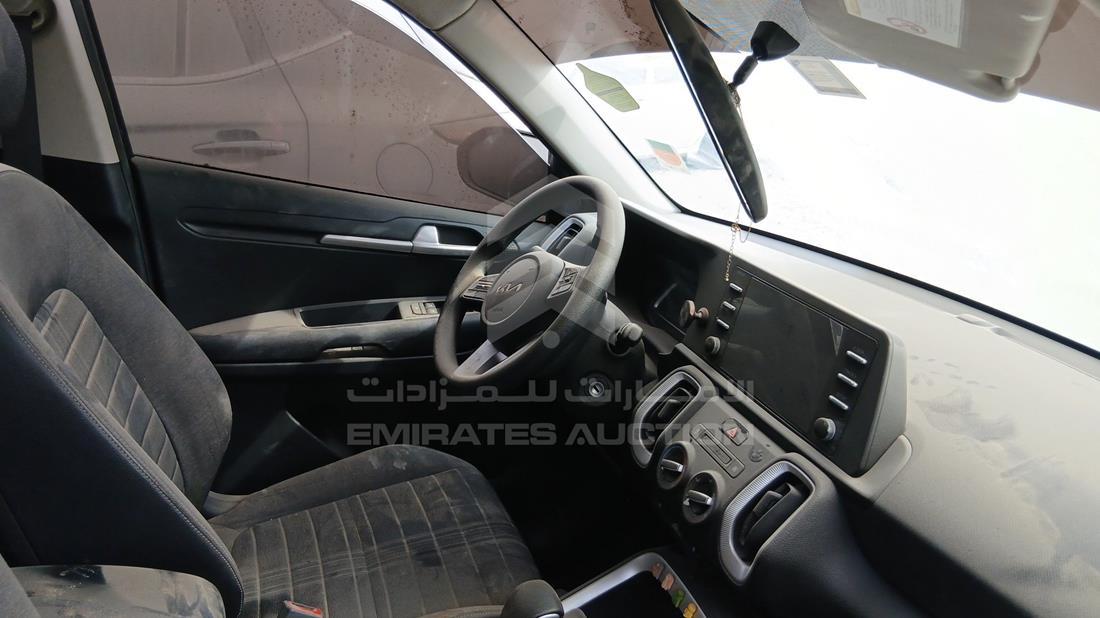 كيا سونيت 2024 — زاوية الراكب الأمامي للمقعد — صورة 21