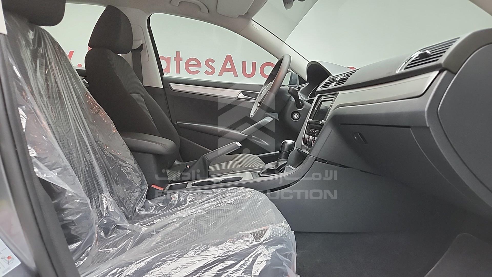 2018 VOLKSWAGEN PASSAT VIN: WVWAR7A32JC040107
