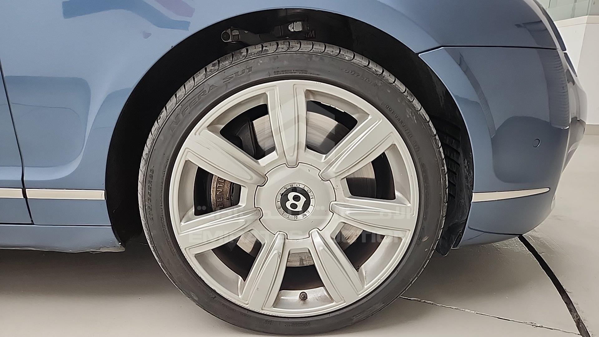 2012 BENTLEY FLYING SPUR VIN: SCBBE53W1CC072662