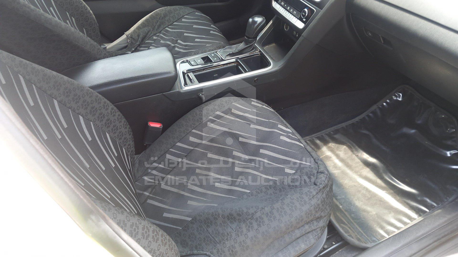 2018 HYUNDAI SONATA VIN: KMHE24136JA082064