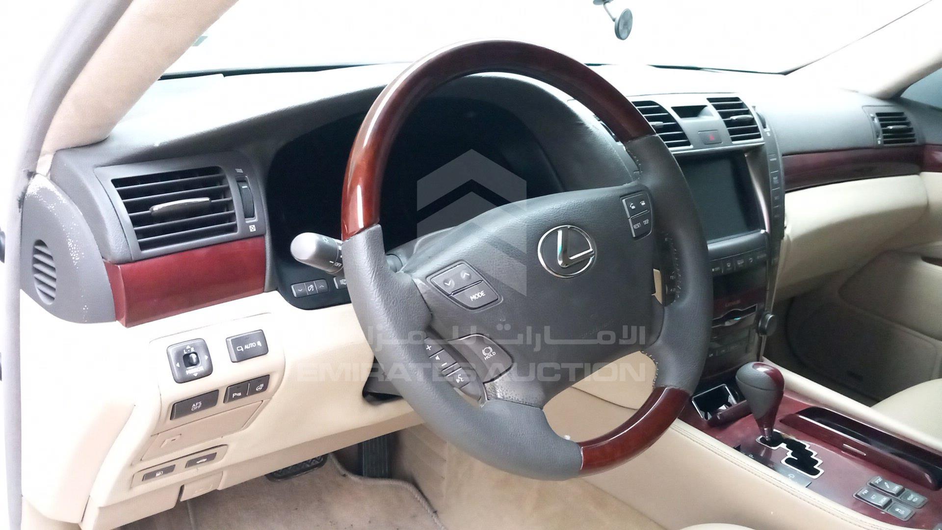 2009 LEXUS LS 460 L VIN: JTHGL46F205027078