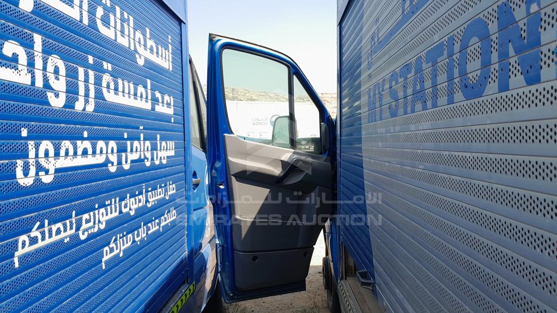 مرسيدس سبرينتر 2017 — الباب الأمامي الأيسر — صورة 10