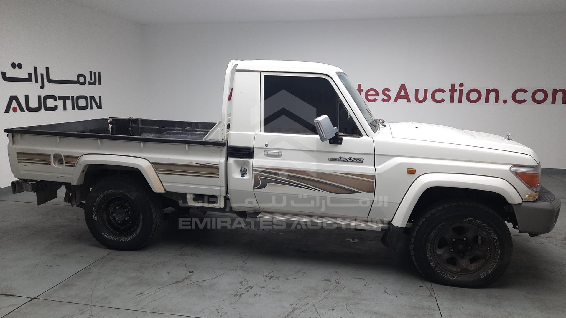 2012 TOYOTA LAND CRUISER VIN: JTFLU73J0C4531766