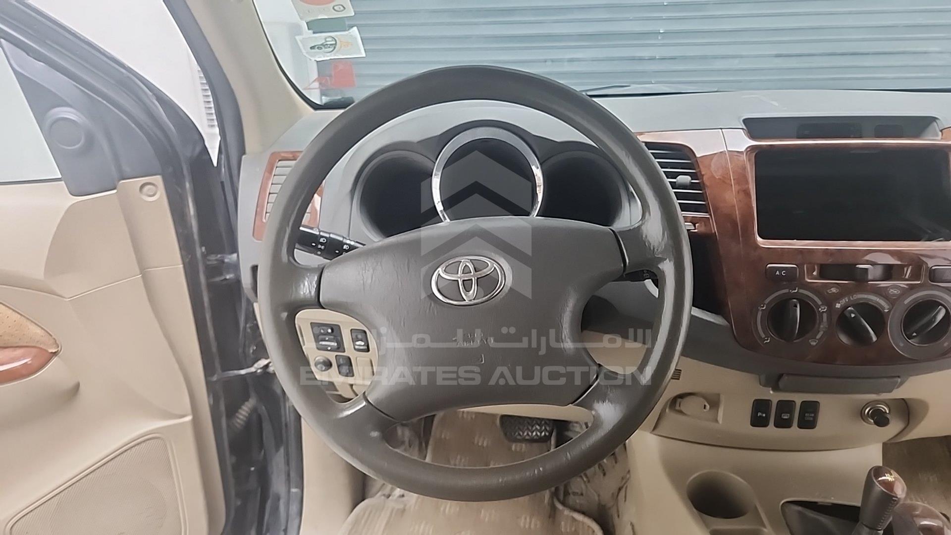 2011 TOYOTA FORTUNER VIN: MHFYX59GXB8018784