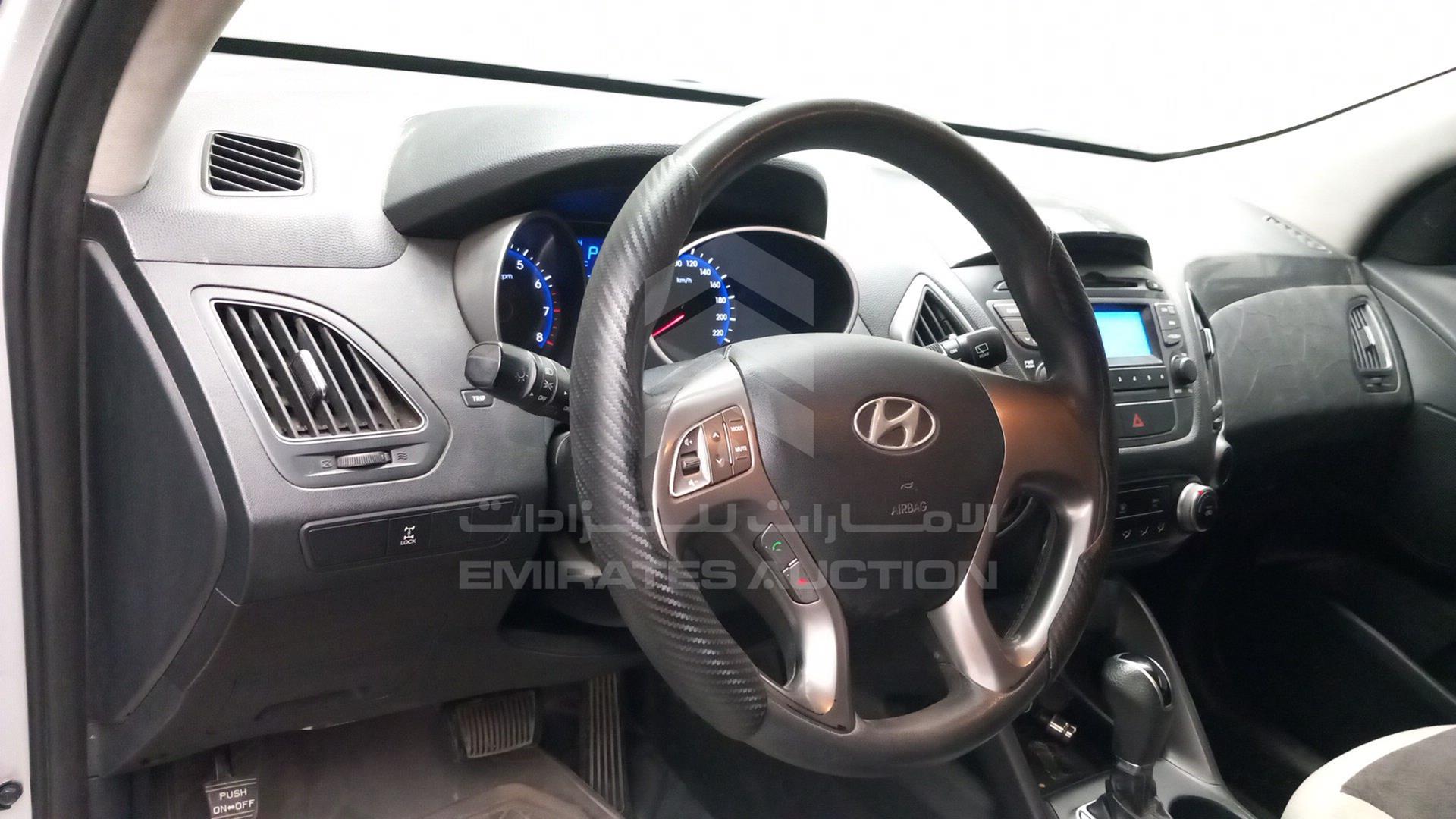 2015 HYUNDAI TUCSON VIN: KMHJT81E0FU045036