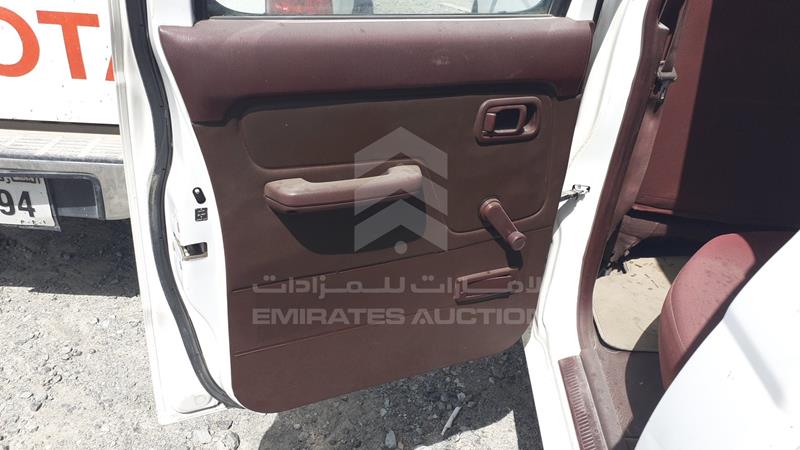 3N6DD23X3FK046463 Auction: EmiratesAuction Lot: 409161 3N6DD23X3FK046463 Nissan Pickup 2015 WHITE Photo 17