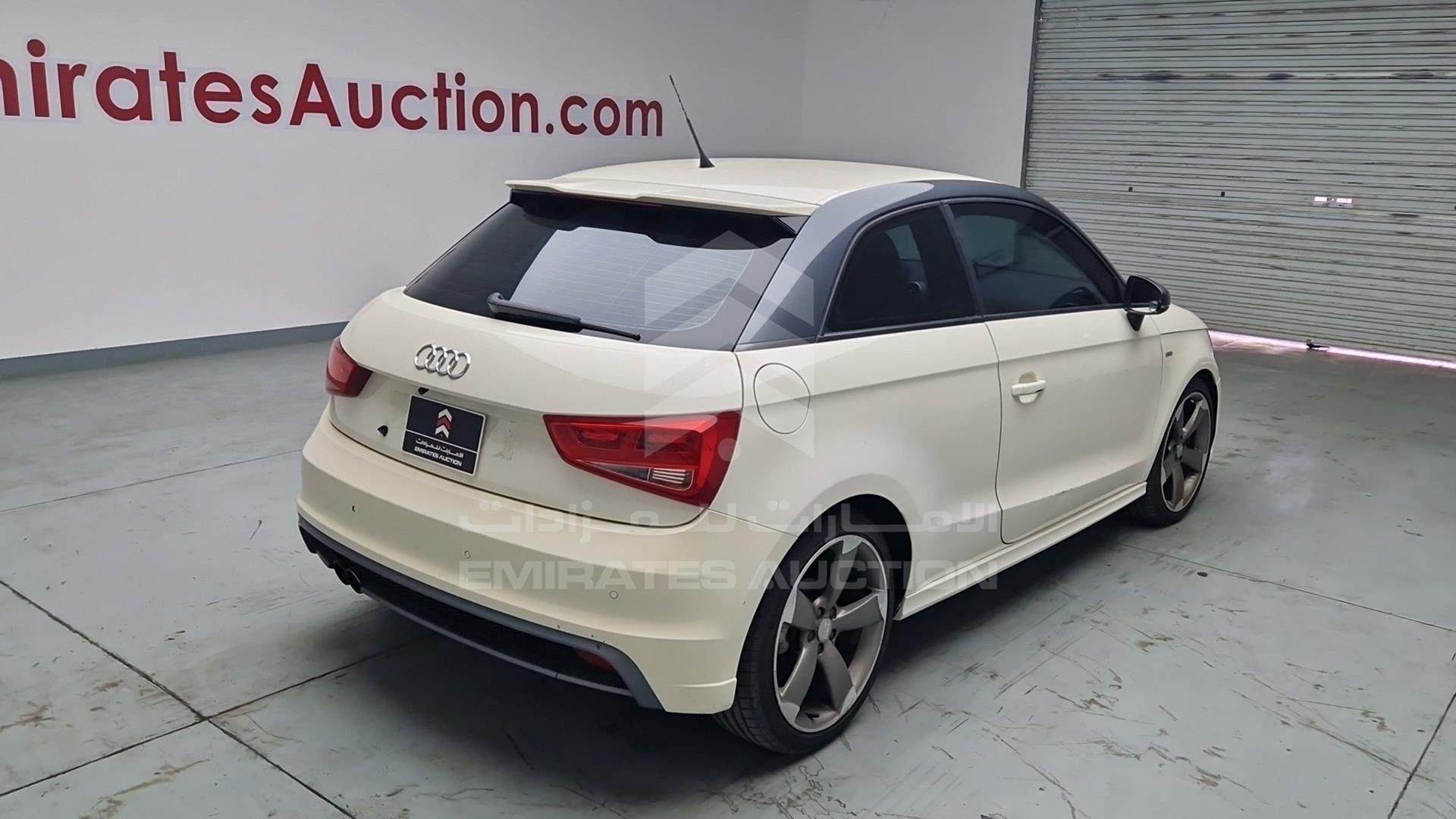 2011 AUDI A1 VIN: WAUAYA8X1BB069417