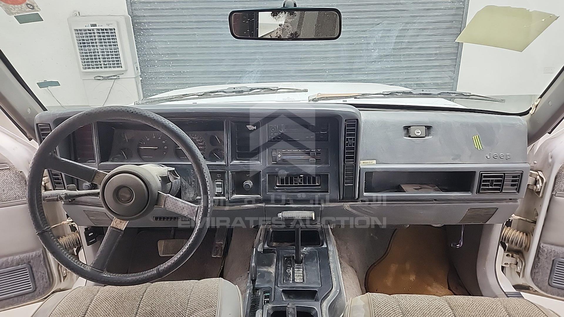 1994 JEEP CHEROKEE VIN: 1J4FJ28V1RL117420