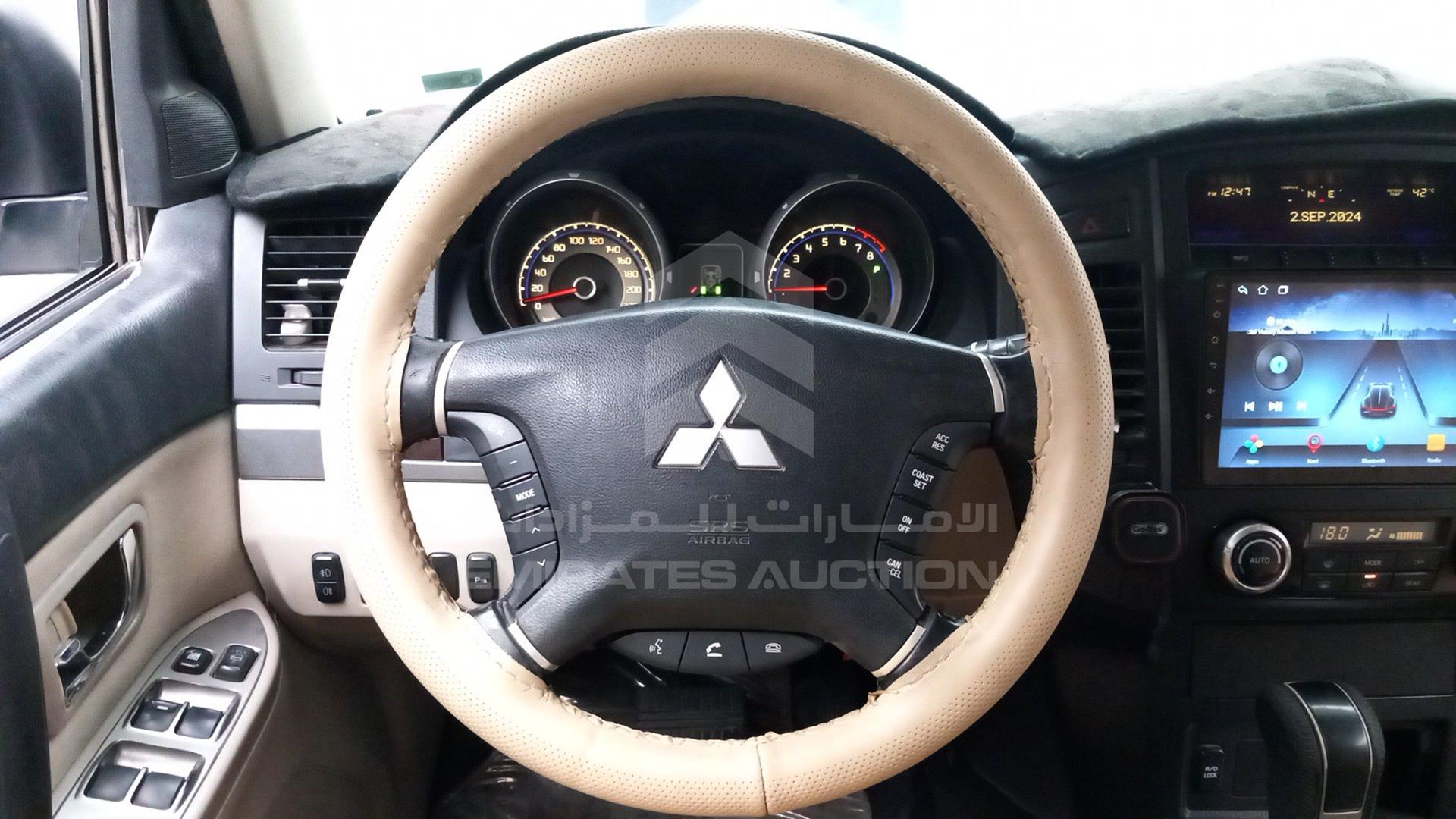 2011 MITSUBISHI PAJERO VIN: JMYLV97WB706495