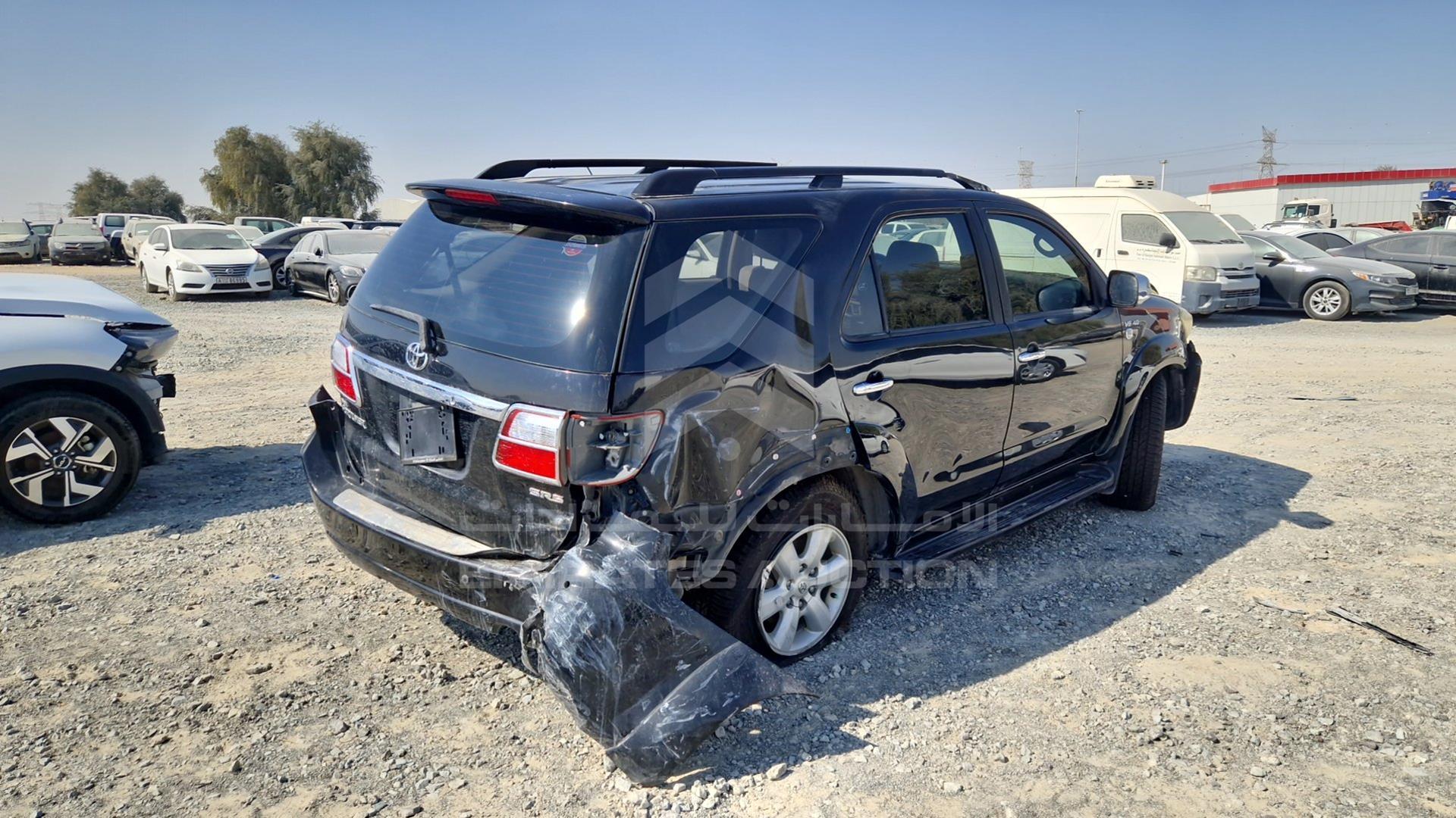 2011 TOYOTA FORTUNER VIN: MHFYU59G2B7015165