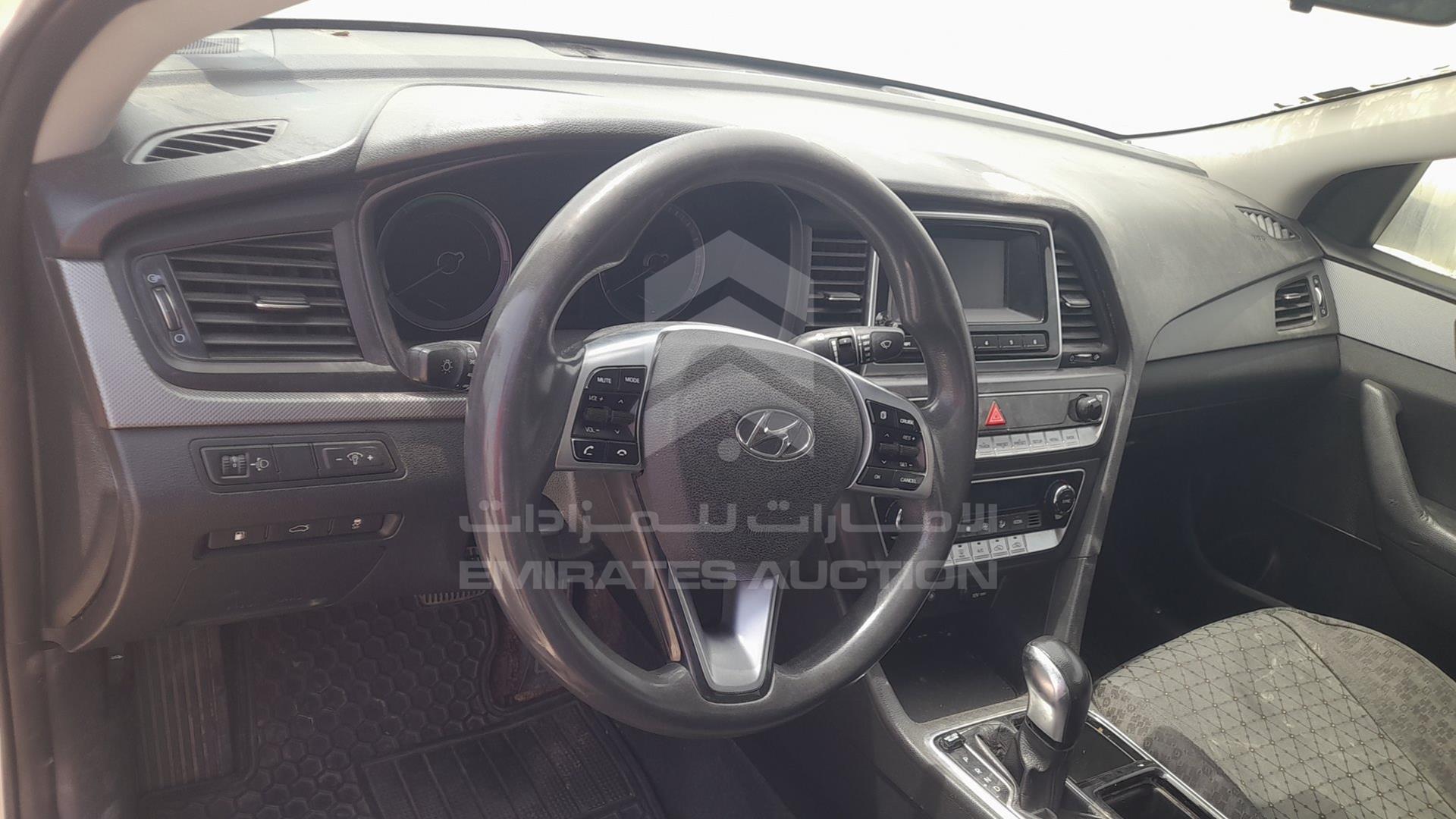 2019 HYUNDAI SONATA VIN: KMHE24130KA092977