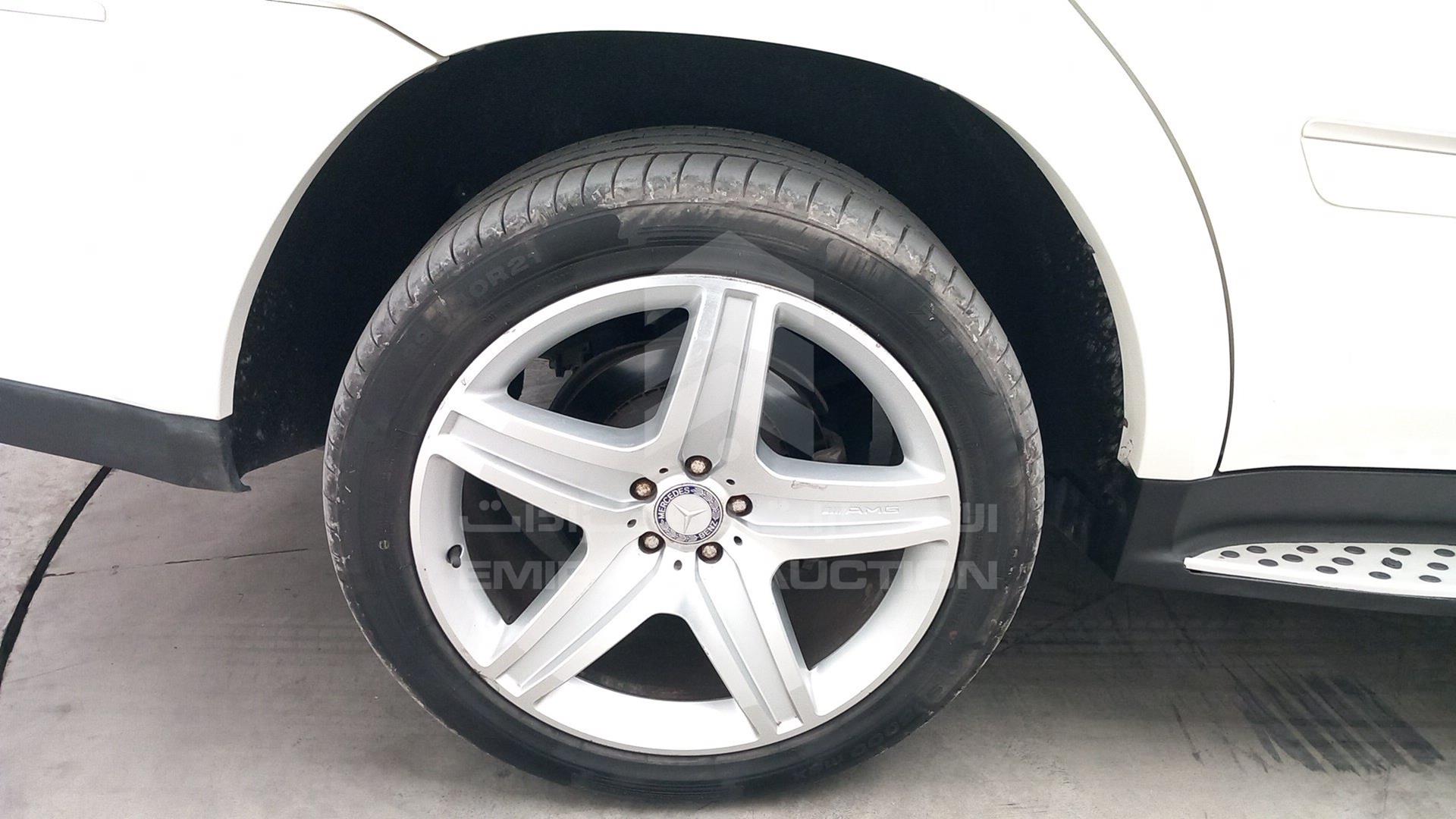 2011 MERCEDES GL 500 VIN: WDCBF8GE2BA653329