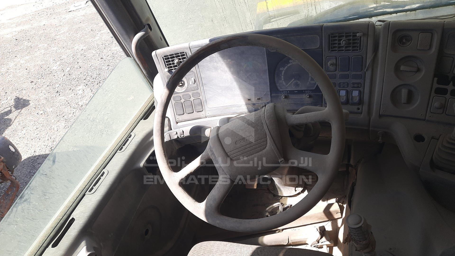 1999 SCANIA 124C VIN: YS2P6X40001248003