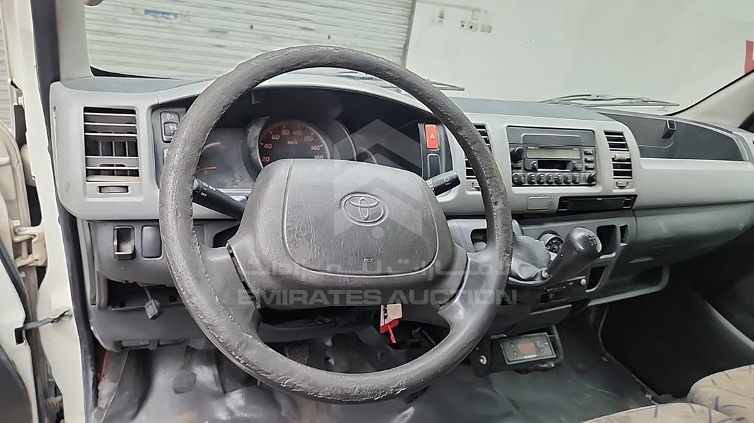 2011 Toyota Hiace — Steering & Mounted Controls — Photo 13