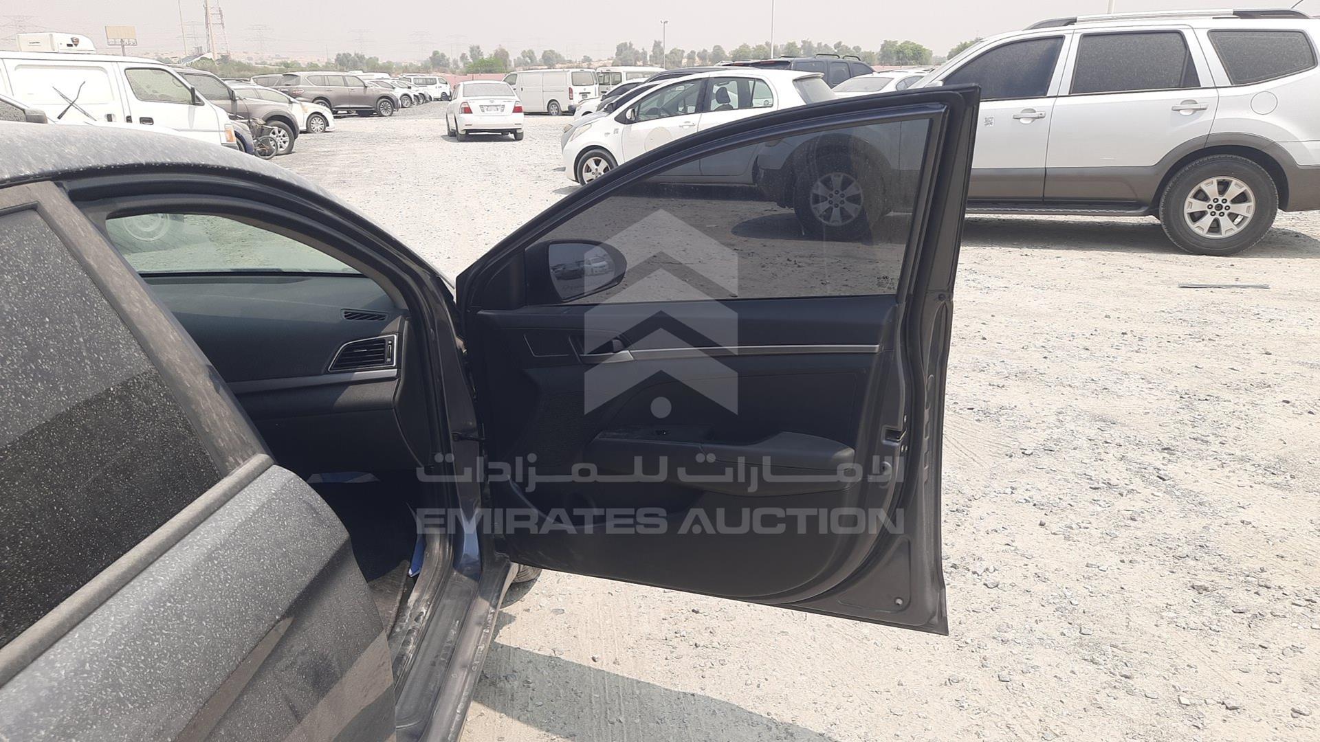 2017 HYUNDAI ELANTRA VIN: KMHD741C5HU128330