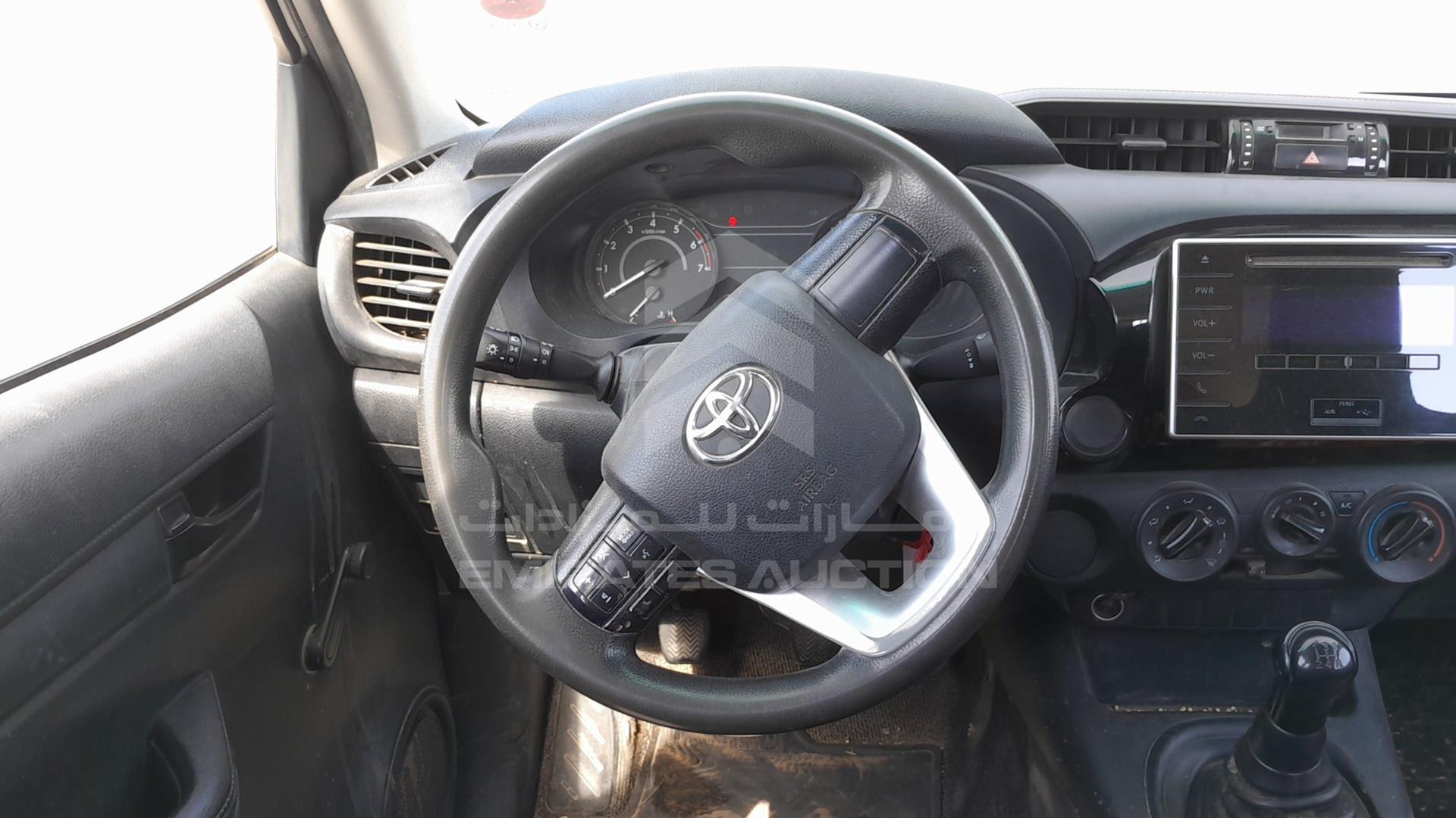2016 TOYOTA HILUX VIN: MR0CX6CD2G0290716